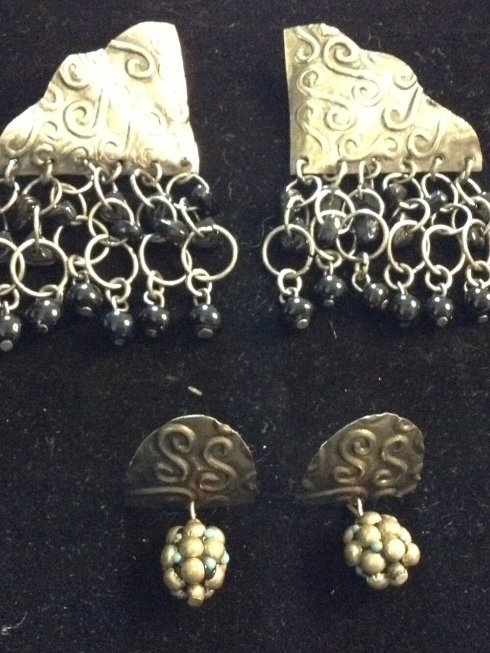 VTG 80's (2) pairs Tin Embossed Clip-ons Chain Mail Cluster Beads Turquoise Cool